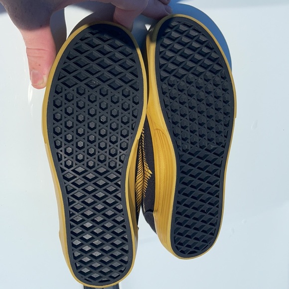 Harry Potter x Old Skool 'Golden Snitch' - Picture 4 of 7